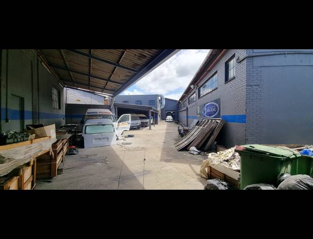 450M² WAREHOUSE TO LET IN ROSSBURGH